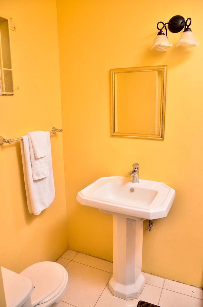 Kingston Sunset Guest Apartment I エクステリア 写真